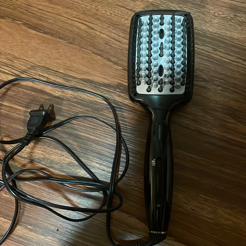 Conair Infiniti pro smoothing hot brush
